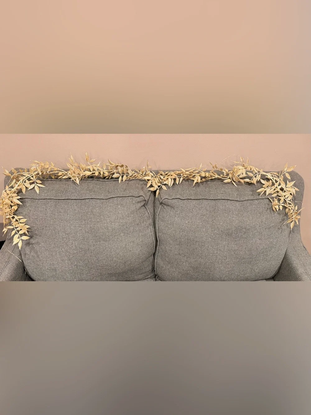 Elegant Gold Leaf Decorative Garland